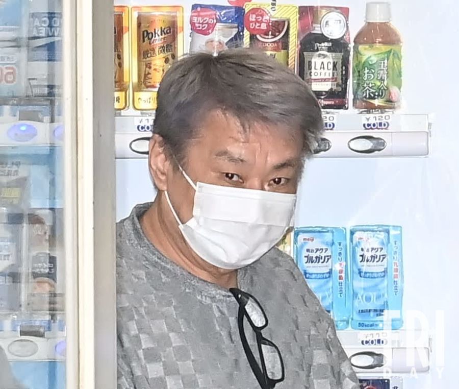 傷害容疑で送検される斎藤恵介容疑者