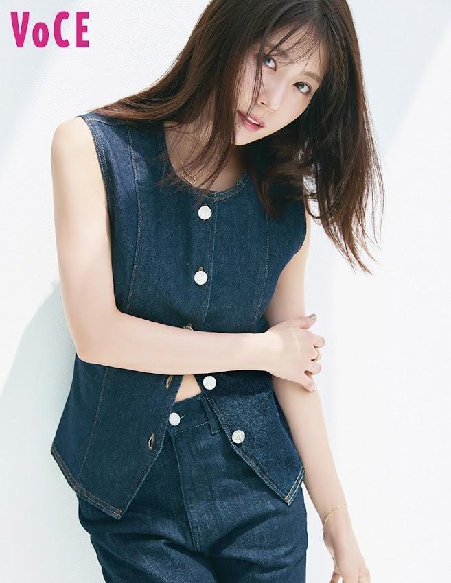 有村架純さん11点セット 有村架純>セットアップでおなかちらり 「VOCE」のビジュアルが