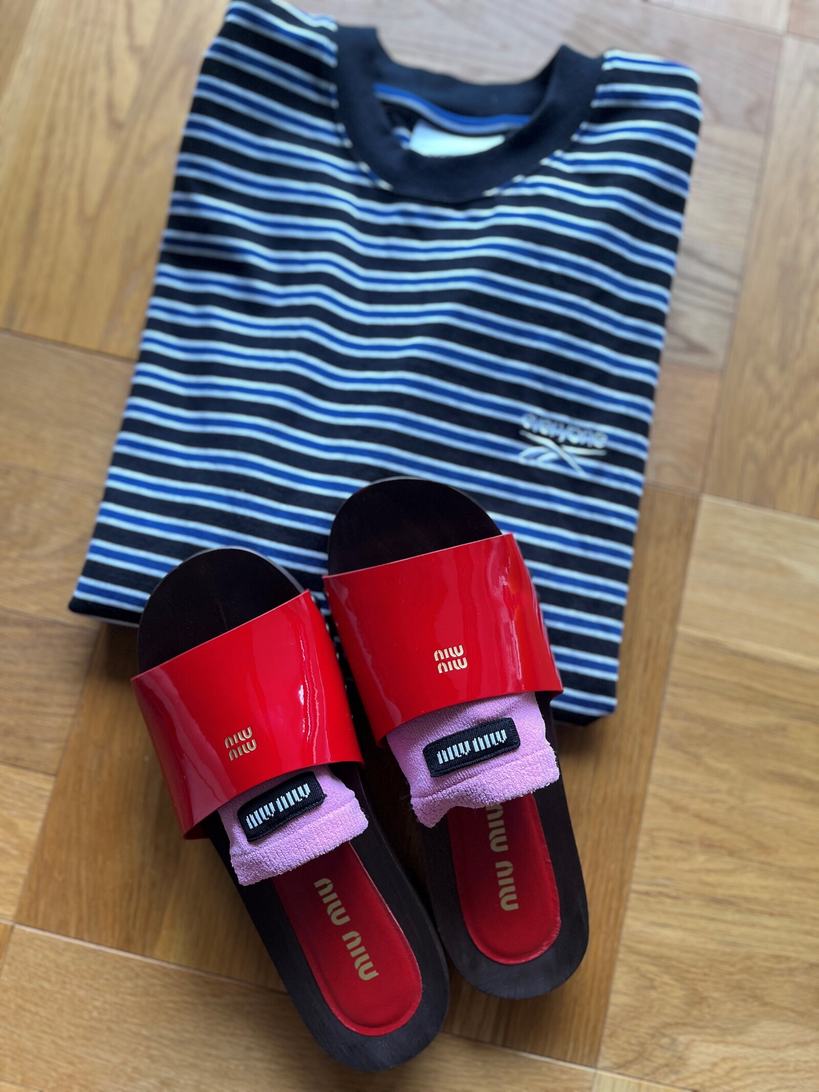 【MIUMIU】ミュウミュウ ビスコース ソックス サンダル ミュウミュウのビスコースソックスが手放せない理由。(フィガロ