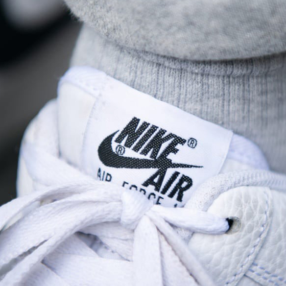 NIKE☆大人もOK ナイキ エア フォース 1 ☆NIKE☆大人気☆W AIR FORCE 1 '07 LX エアフォース1☆追跡可