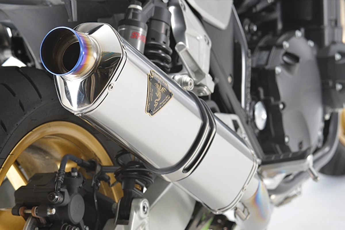 アールズ・ギアから、CB1300Final Editionを記念したチタンフル