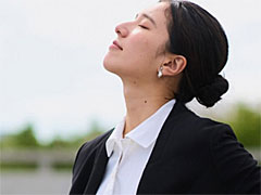 綿100％なのに汗が染みにくい　ニッセンの「Tシャツ」が11万枚突破の理由(ITmedia ビジネスオンライン)