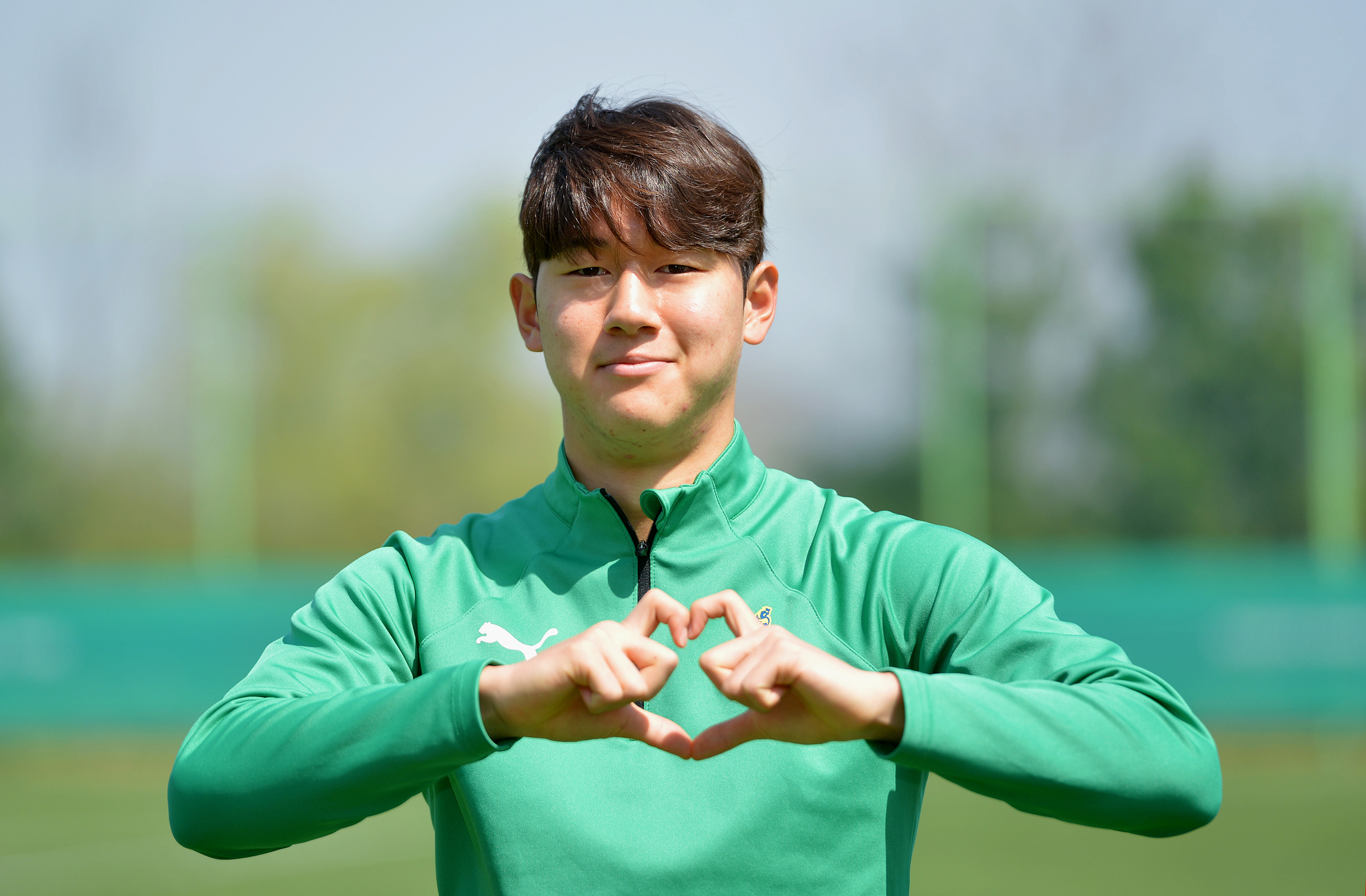 イングランドプレミアリーグのブライトンが韓国代表ユン・ドヨン選手（19）のレンタル移籍を発表。その際、一時的に日本語での投稿が行われた公式SNSのスクリーンショット。