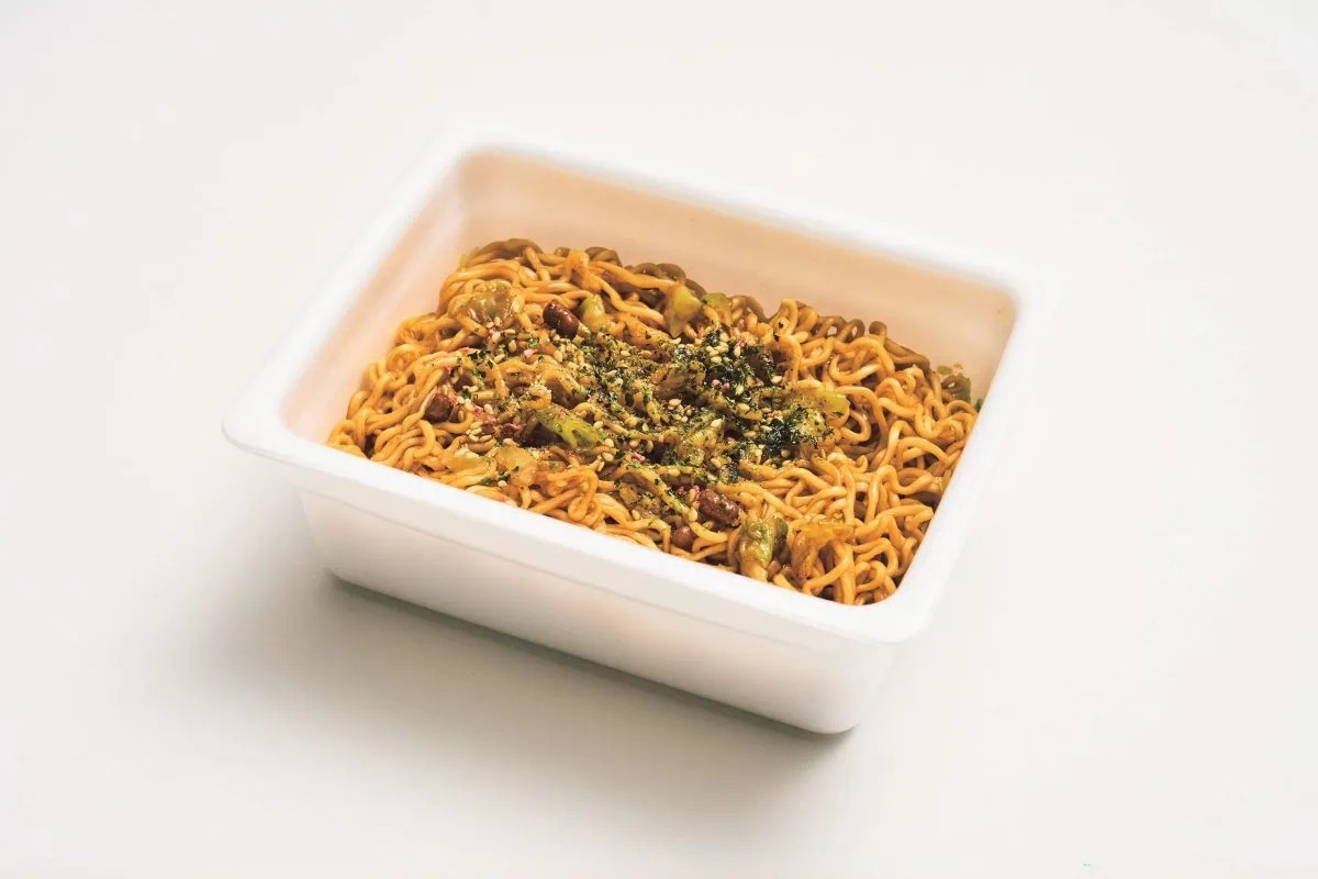 「ペヤングのトリビア4選」祝・発売50周年！愛すべきカップ焼きそばのヒストリーを紐解く…名前の由来ほか、4つのトリビアとは？（MonoMax ...