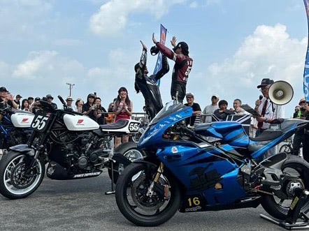 長瀬智也、バイクレースで2位の快挙！異分野でも結果を出す“本物の多才”