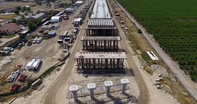 トランプ政権、カリフォルニア州高速鉄道計画への資金拠出打ち切り発表