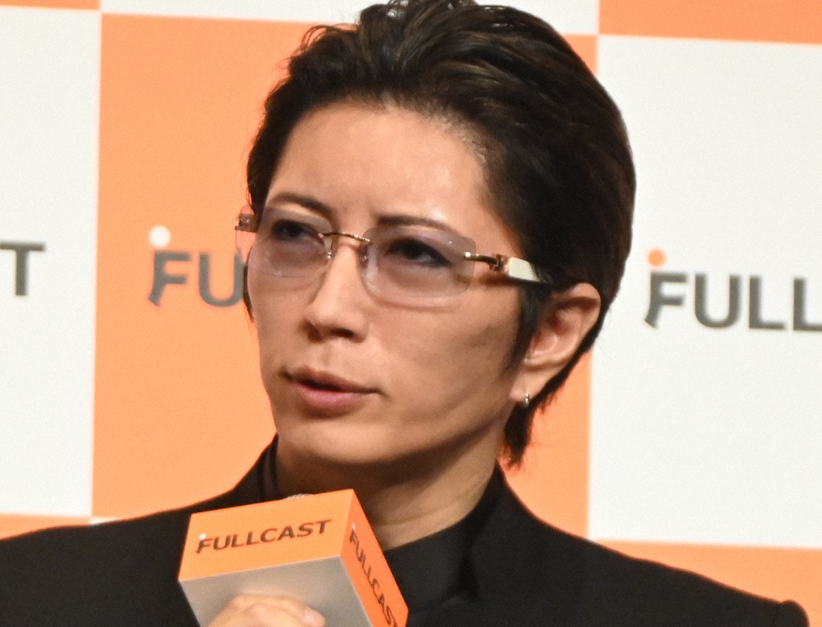 GACKT氏がX（旧Twitter）で社会問題について持論を語る様子