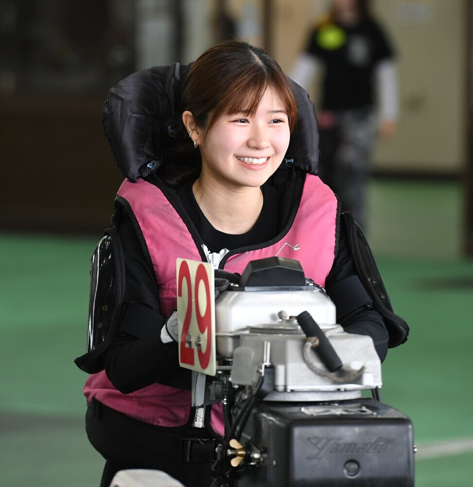 ボートレース 競艇　神里琴音　選手　プロペラ 色紙　使用済みクオカード直筆3点❣️ ボートレース 競艇 神里琴音 選手 プロペラ 色紙 使用済み