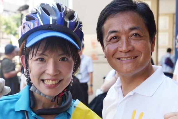 国民民主党の多田ひとみ候補と玉木雄一郎代表が街頭演説を行う様子