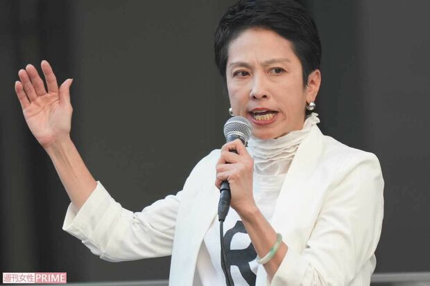 参院選の街頭演説で「外国人政策」について語る蓮舫氏