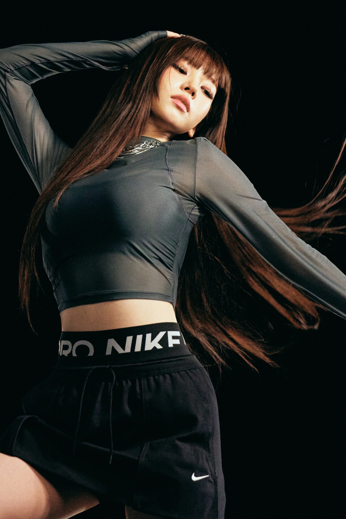 aespaカリナ着用　NIKE スポーツウェアウィンドランナーウィメンズMサイズ ナイキ、aespaのカリナを「ファミリー」に迎えたことを発表