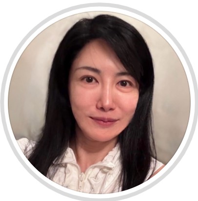 脳科学者中野信子がインスタグラムで「賢い女」の概念と日本の社会問題を語る様子。発言の真意が伝わる表情。