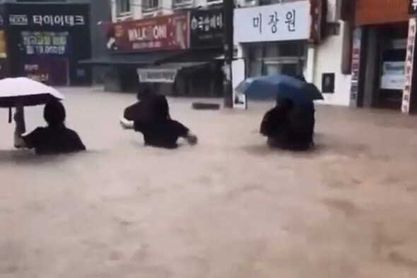 「空に穴が開いた」…５２０ミリの豪雨に見舞われ韓国全域で５６００人が緊急避難