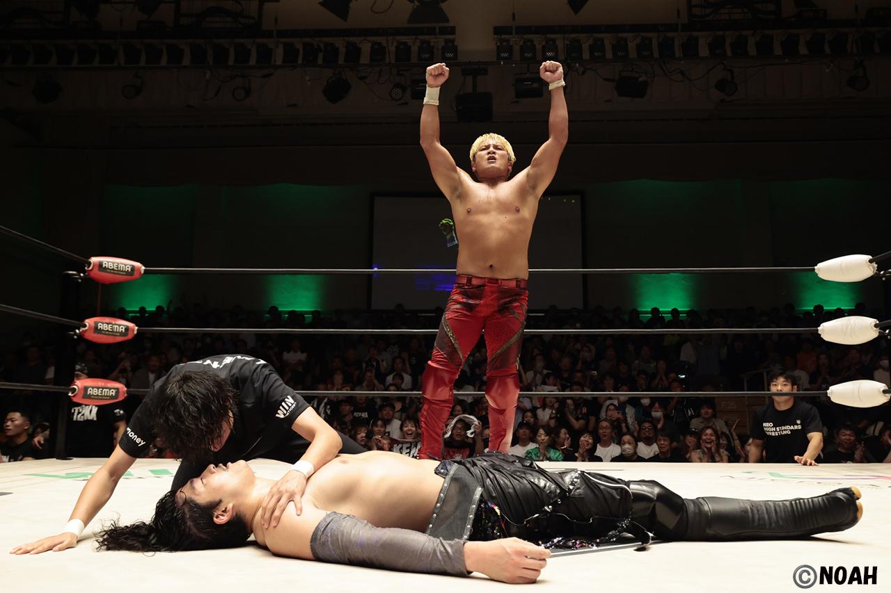 拳王　お取り置き OZAWAが蹴りを頭部に受けレフェリーストップのKO負け！新王者の