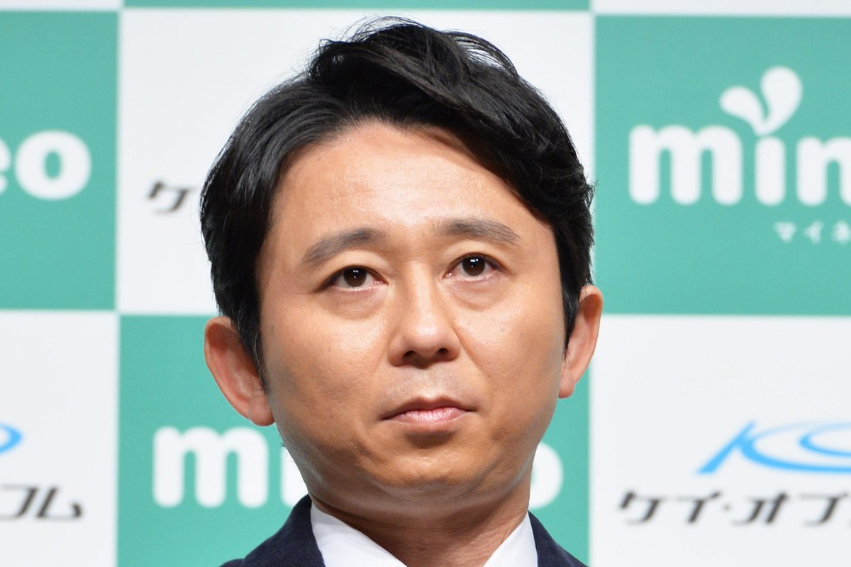ラジオ収録中にマナー違反に苦言を呈するタレント有吉弘行