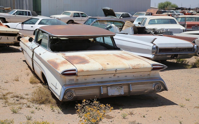 オールズモービル アメ車TORNADO 太陽 日本製 ブリキ美車 27cm