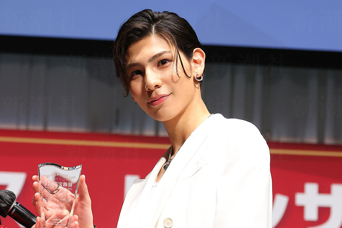 Snow Manのメンバーであるラウールがテレビ番組に出演している様子