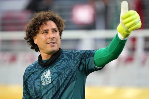 40歳のメキシコ代表GKオチョア、LAでストリートサッカーに参戦…W