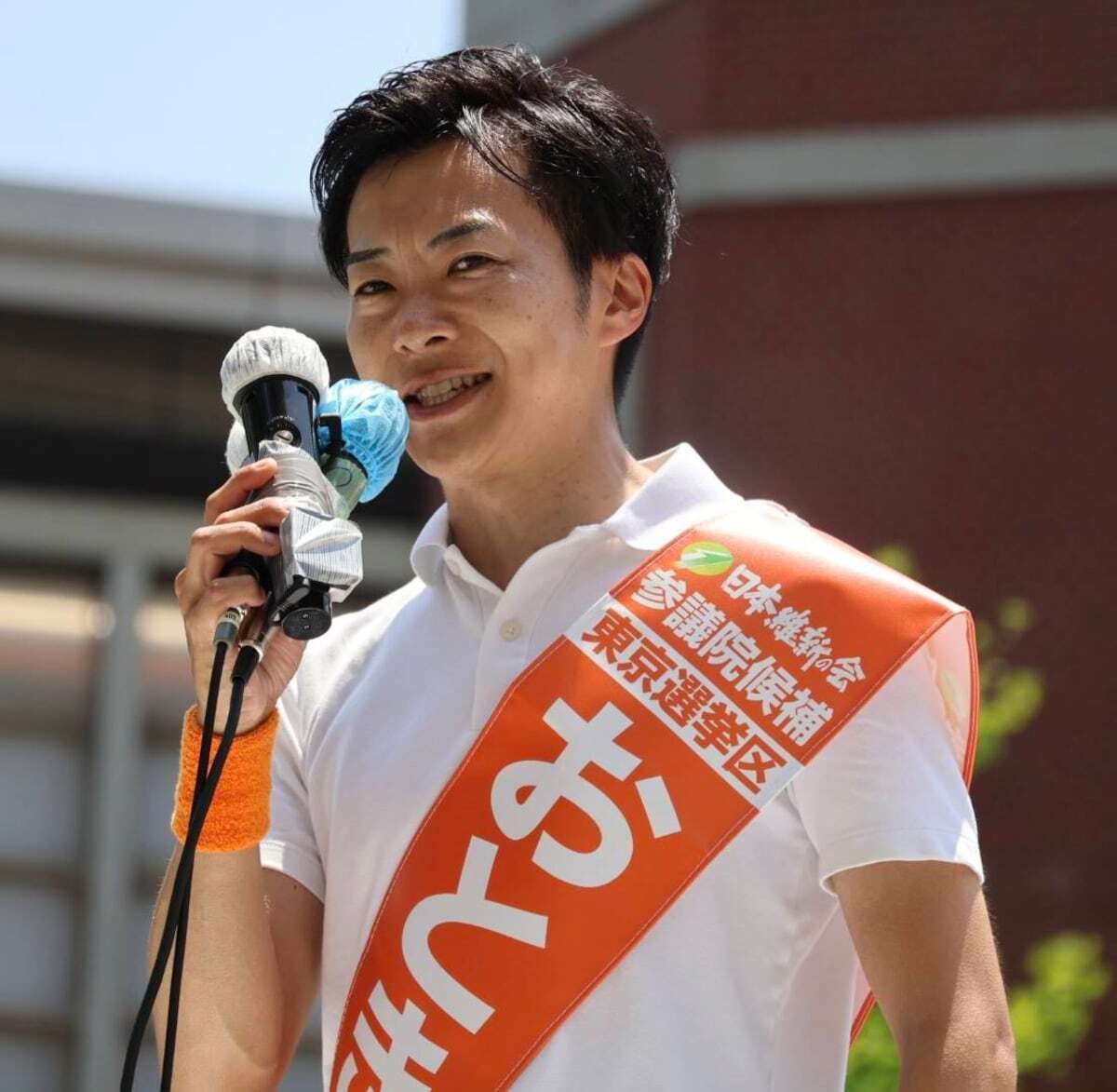 日本維新の会の音喜多駿氏が東京都千代田区での会見で発言する様子