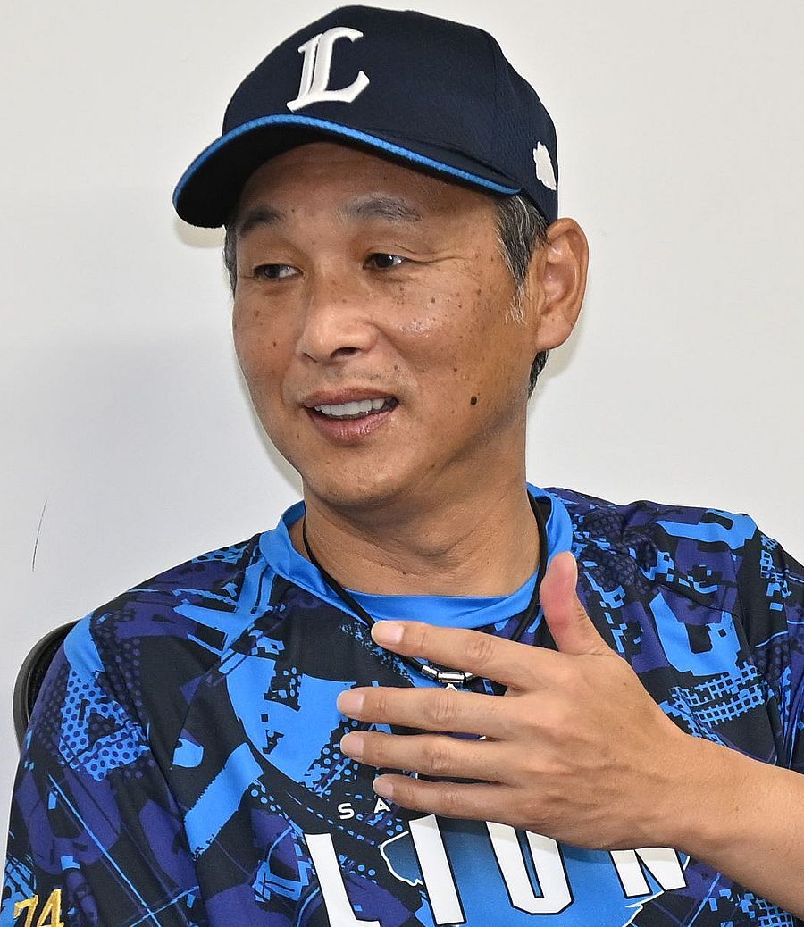 西口文也選手 実使用スパイク 西武ライオンズ 西口文也選手（監督） 実使用 直筆サイン入り
