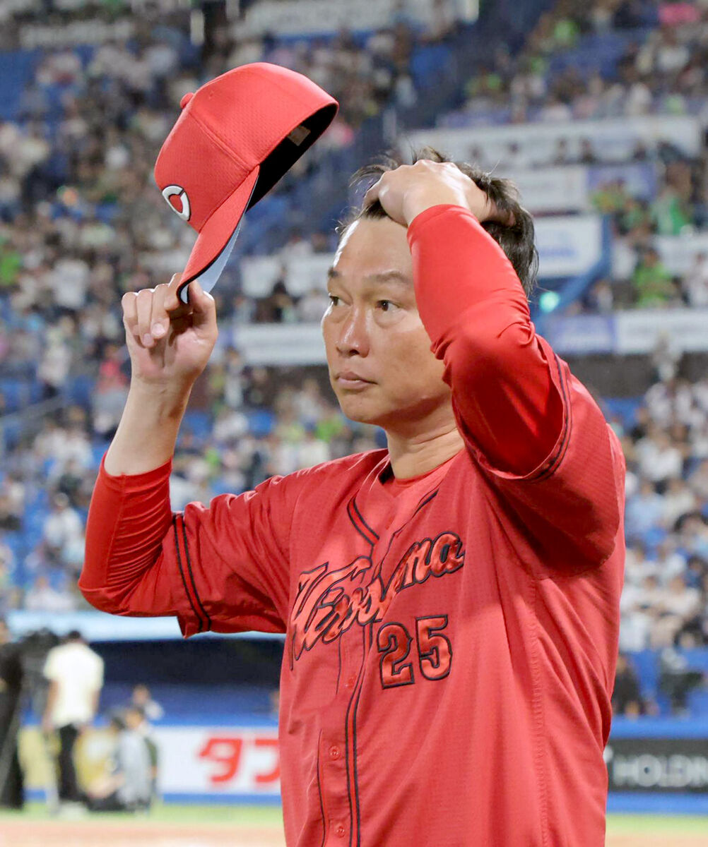 新井貴浩 監督 広島 カープ 現役 未開封 新品 引退 広島・新井貴浩、今季限りの引退を発表。「不器用」で「三流」が