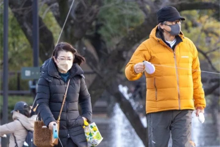 2024年1月、穏やかな表情で今後のシニアライフについて語る三浦友和さんと百恵さん夫妻