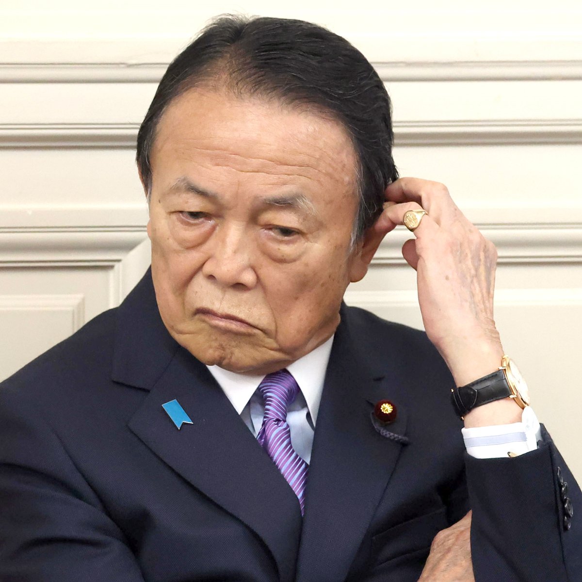 石破首相の続投表明と党内波紋：麻生氏の「許されない」発言の背景