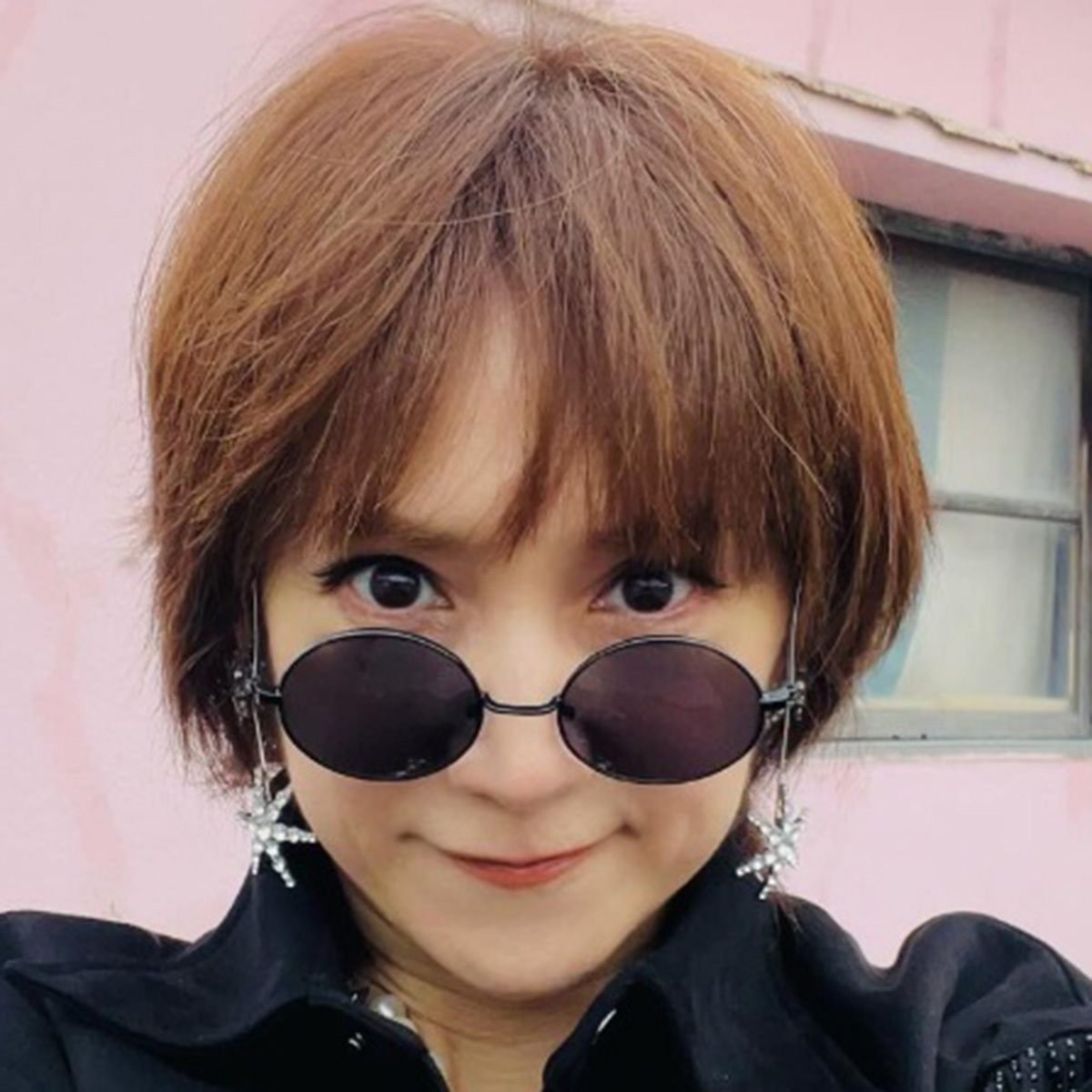 鈴木蘭々がX（旧Twitter）で自民党の参院選敗北について言及する様子。彼女は過去にCM女王としても活躍した人気女優である。