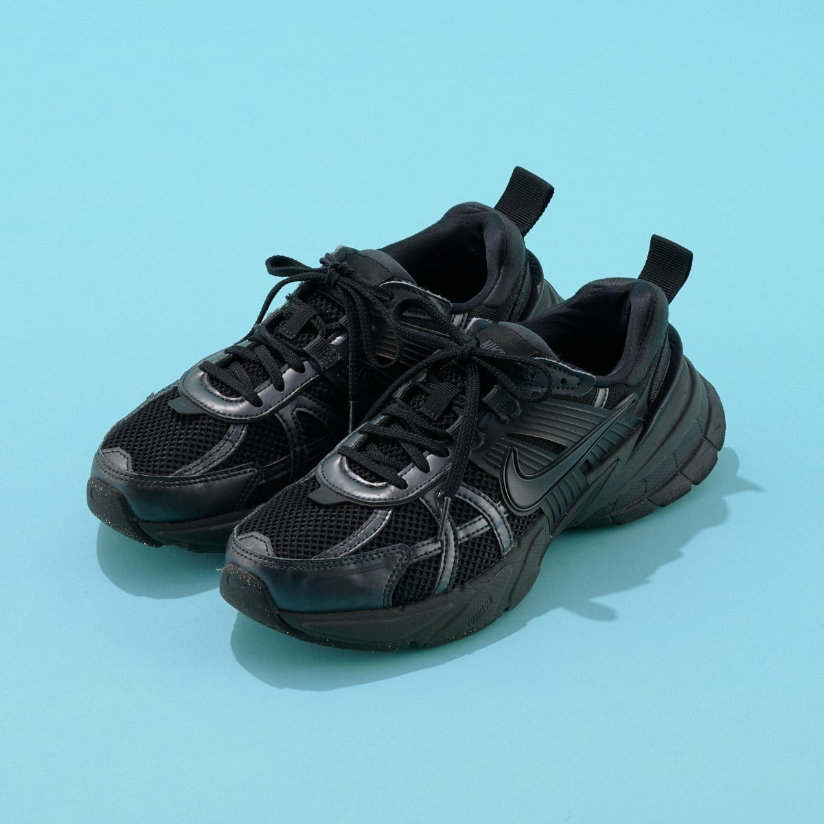 NIKE ブラック スニーカー 24cm 1回使用 オシャレな大人が買ってよかったのは「ナイキ」の黒