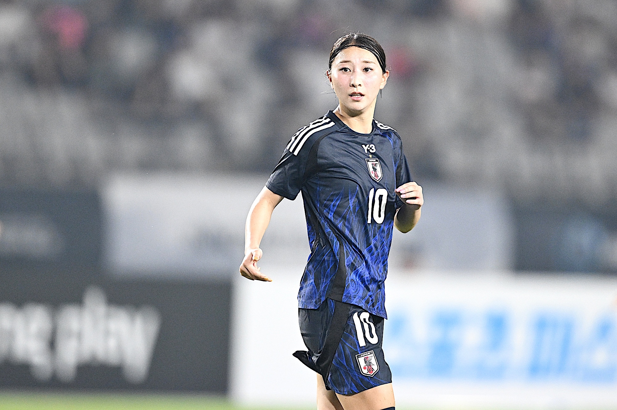なでしこ　塩越柚歩選手　直筆サイン入りトレーディングカード３枚 HATTRICK（ハットトリック）-選手の想いをファンへ届ける公式