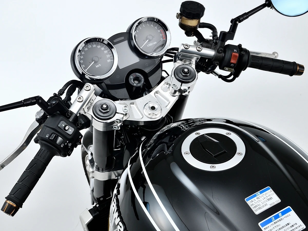 Z900rsカフェ 純正ハンドル その他おまけ付き Z900RS/Cafeをもっとスポーティに!オーヴァーレーシングから