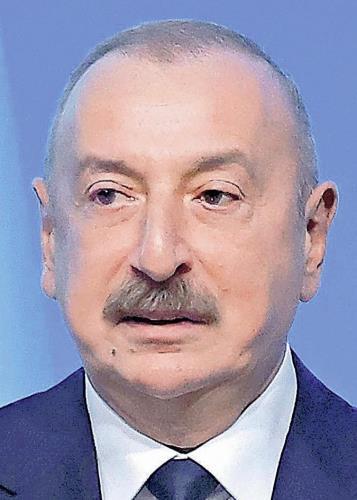 アゼルバイジャンのイルハム・アリエフ大統領。ロシアとの関係悪化や旅客機墜落問題、ウクライナ支援に関する発言に注目が集まっている。