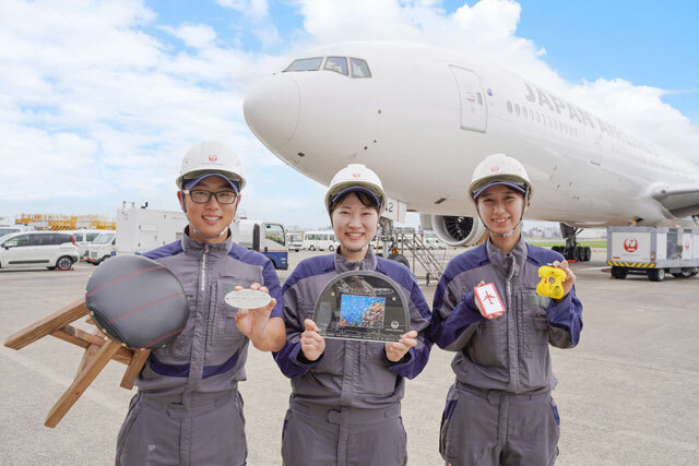 JAL、航空機廃材の新商品「メタルカードウォレット」横浜高島屋