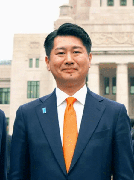 参政党の鈴木敦衆院議員、公認プロフィール写真