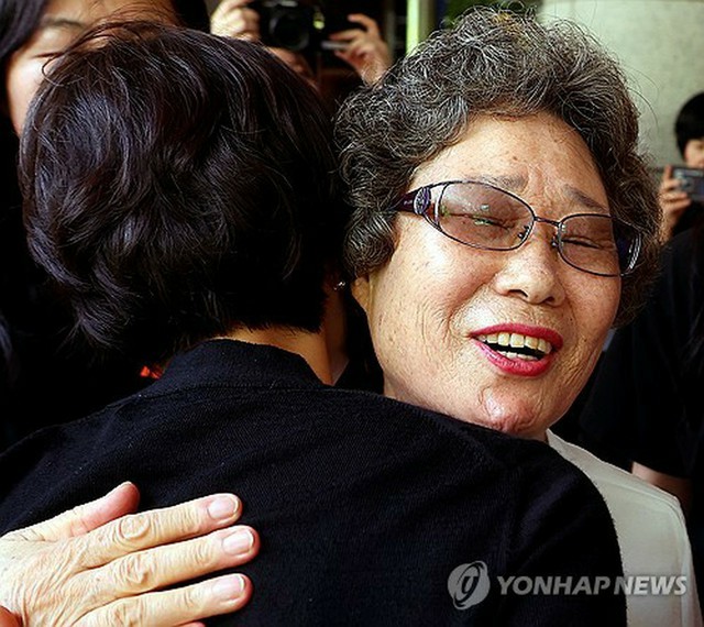 性的暴行しようとする男の舌噛んだ女性　61年後の再審で検察が無罪求刑＝韓国