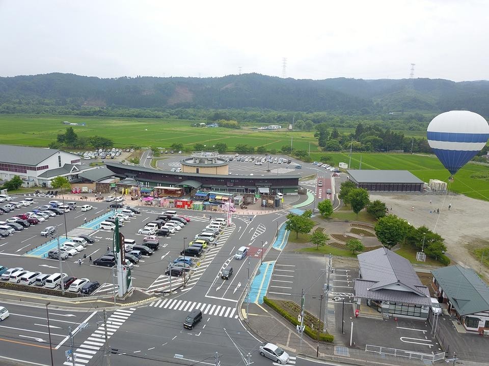 宮城県大崎市「あ・ら・伊達な道の駅」の外観と豊富な特産品