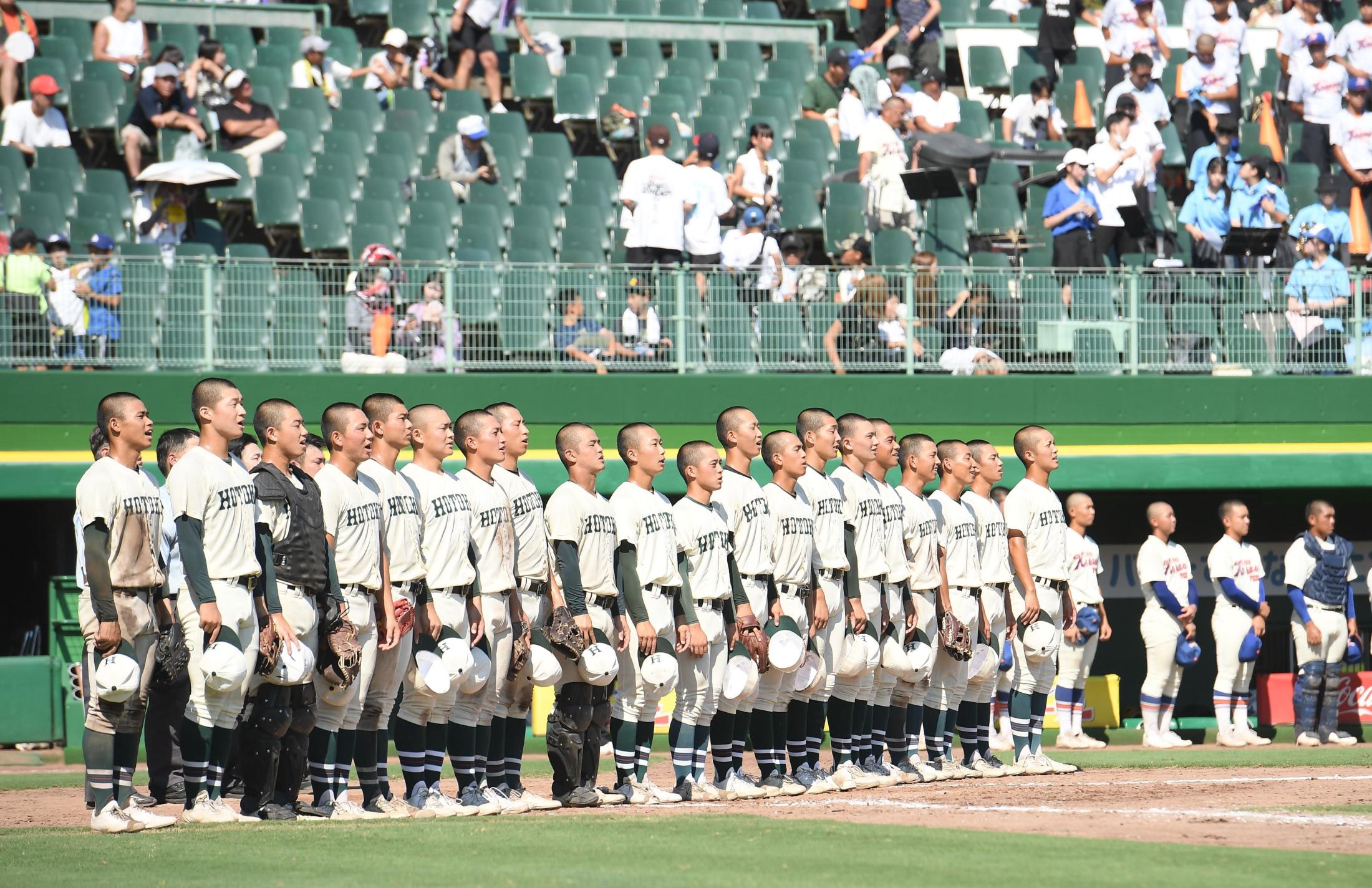 ホームラン？フェン直？判定に場内困惑 報徳学園－神戸国際大付