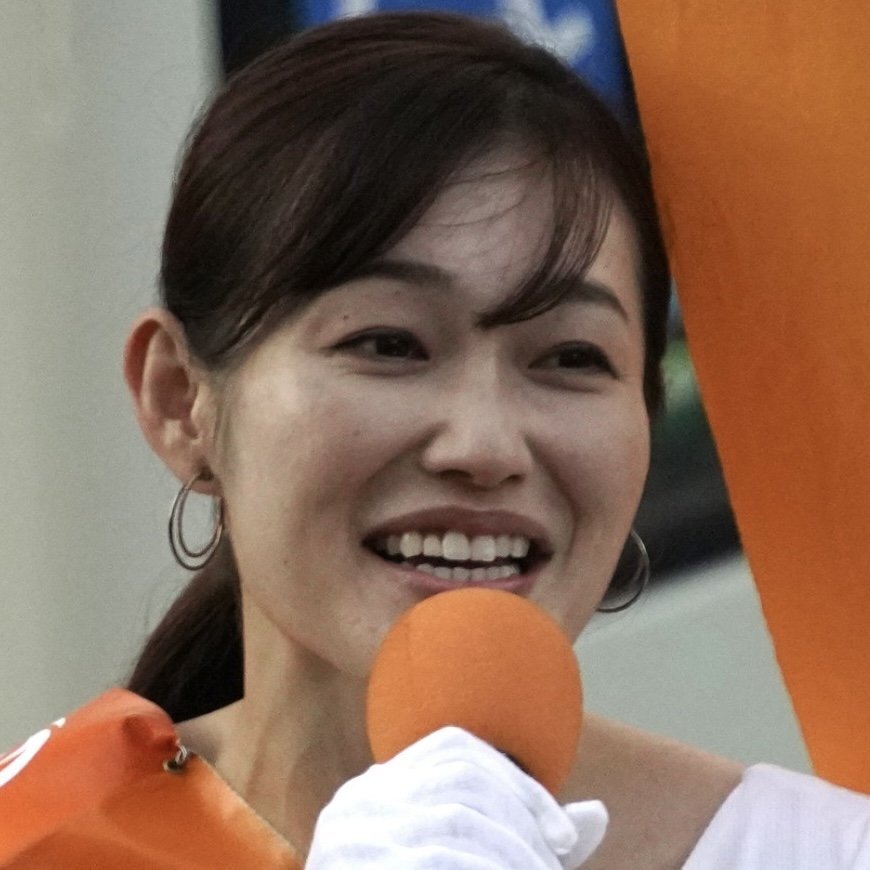 本名「塩入清香」を公表した参政党のさや氏。公表の遅れと家族の健康問題が議論を呼んでいる。