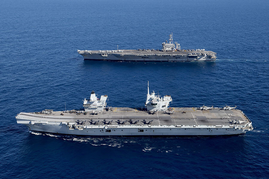 ド派手な艦隊”が豪州沖に登場！ 米英空母に日本の護衛艦も加わっ