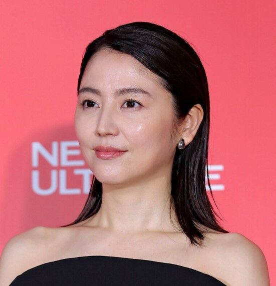 長澤まさみ　ピタピタの全身ショットに衝撃「ウットリ」「抜群のスタイル」美人女優のスタイリングで変身