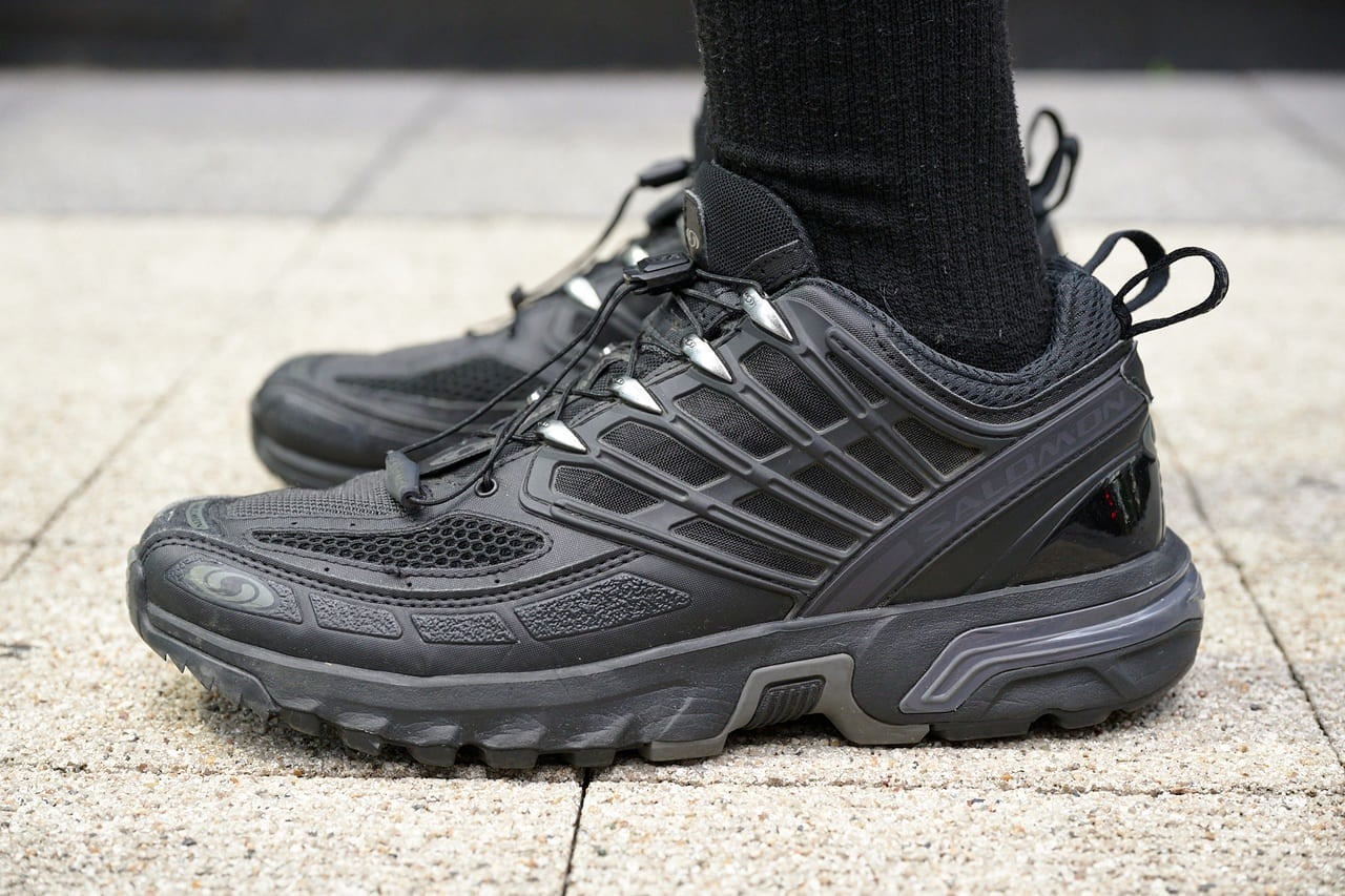 美品 SALOMON サロモン ゴアテックス スニーカー オールブラック 大人の「サロモン」は黒に限る。オシャレな人の愛用スニーカー3
