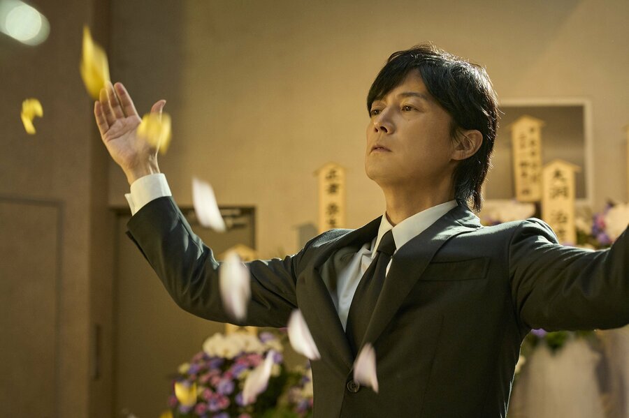 年齢を重ねても色褪せない!年齢不詳な芸能人ランキングTOP5!福山雅治も驚きの順位に...
