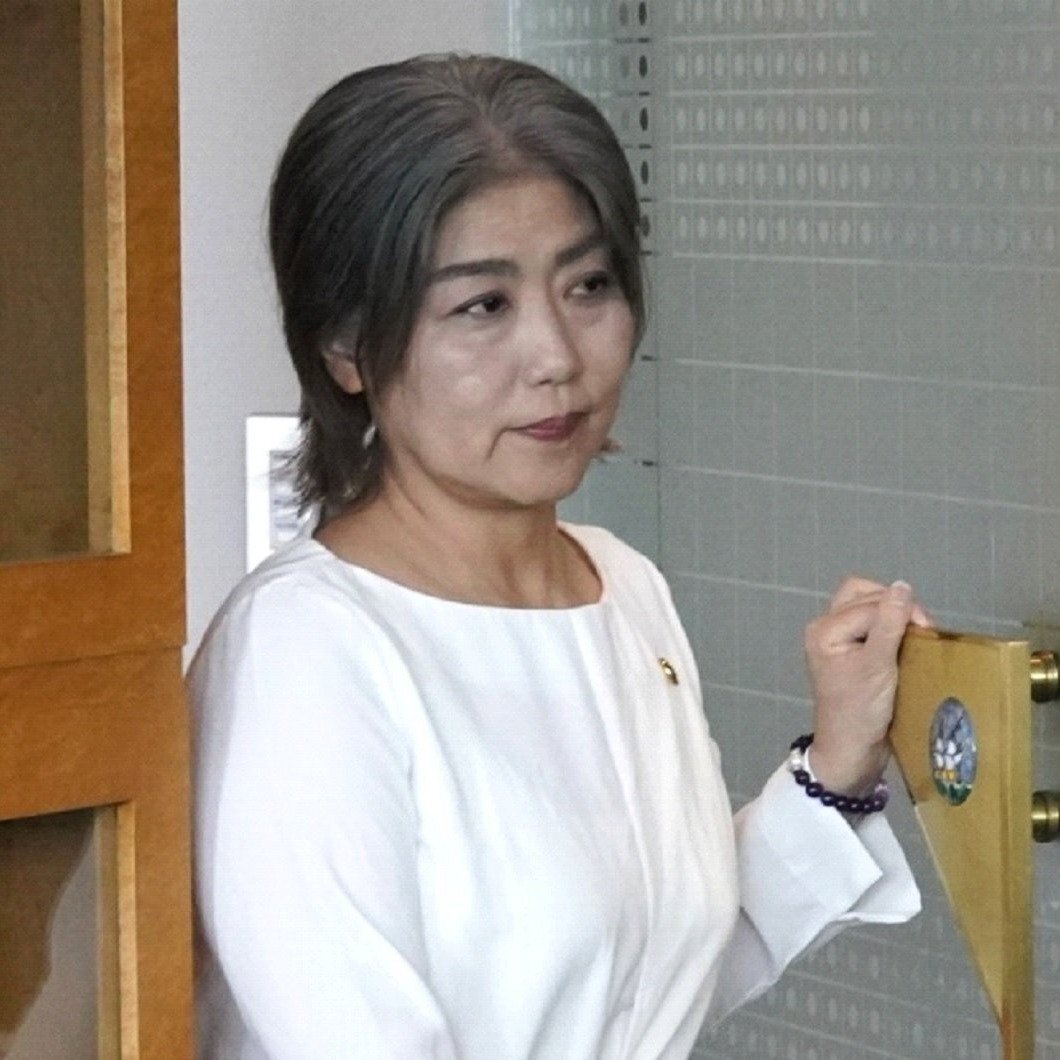 伊東市広報誌に掲載された田久保市長の学歴情報と怪文書