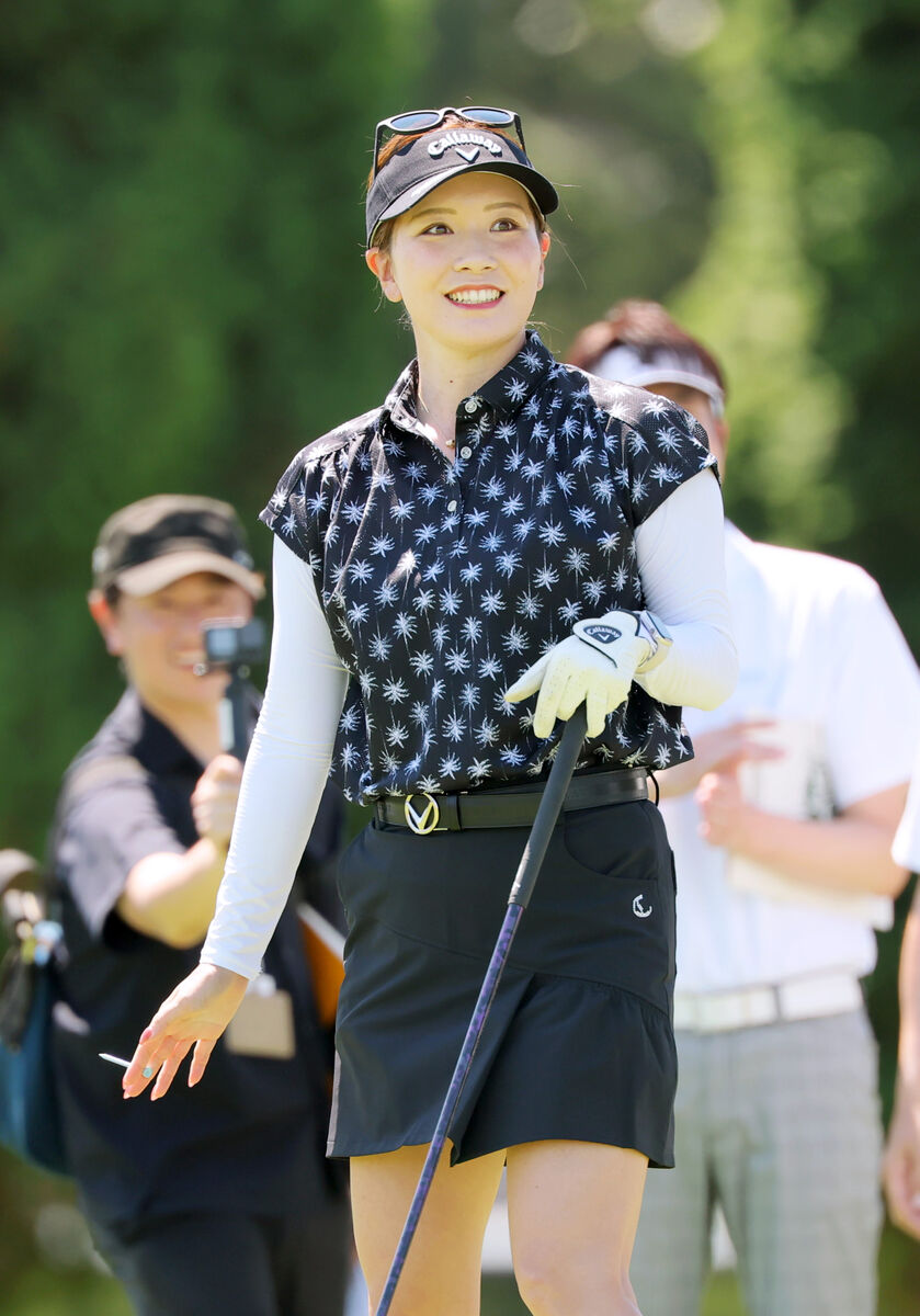 ゴルフ　グリーンマーカー藤田光里さん ウサちゃんパワー全開！ 藤田光里のマーカーはなぜウサギ