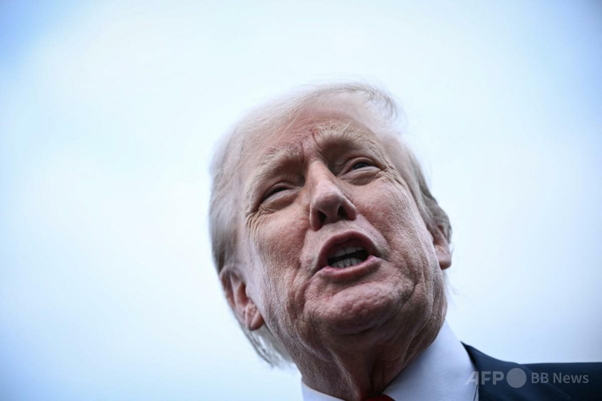 2025年7月25日に撮影されたドナルド・トランプ前米大統領のポートレート。本記事はAI生成された偽コンテンツの拡散に関するものです。