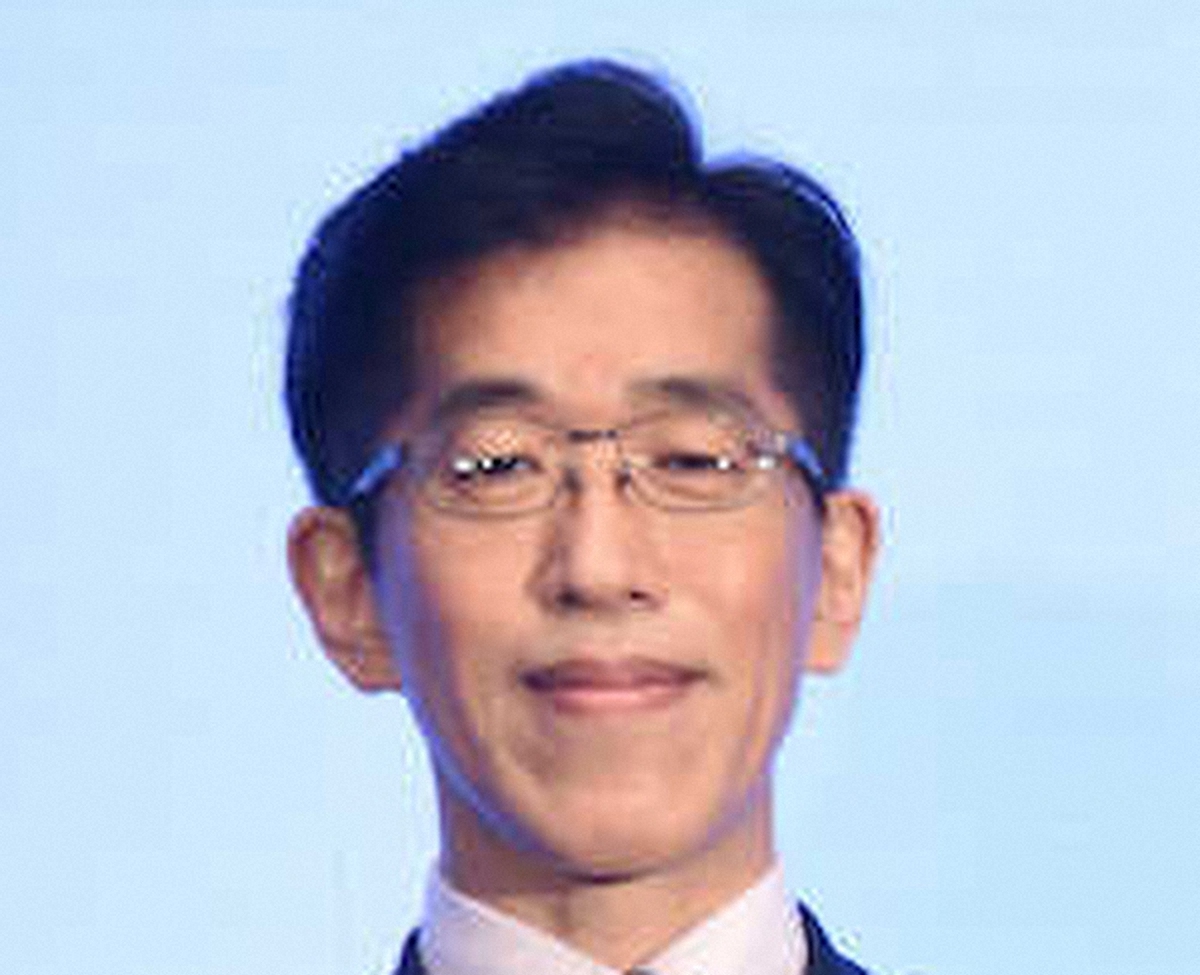 カンテレ番組「ドっとコネクト」出演時の岸博幸氏。夏の参院選後に日に焼けた姿を見せた。