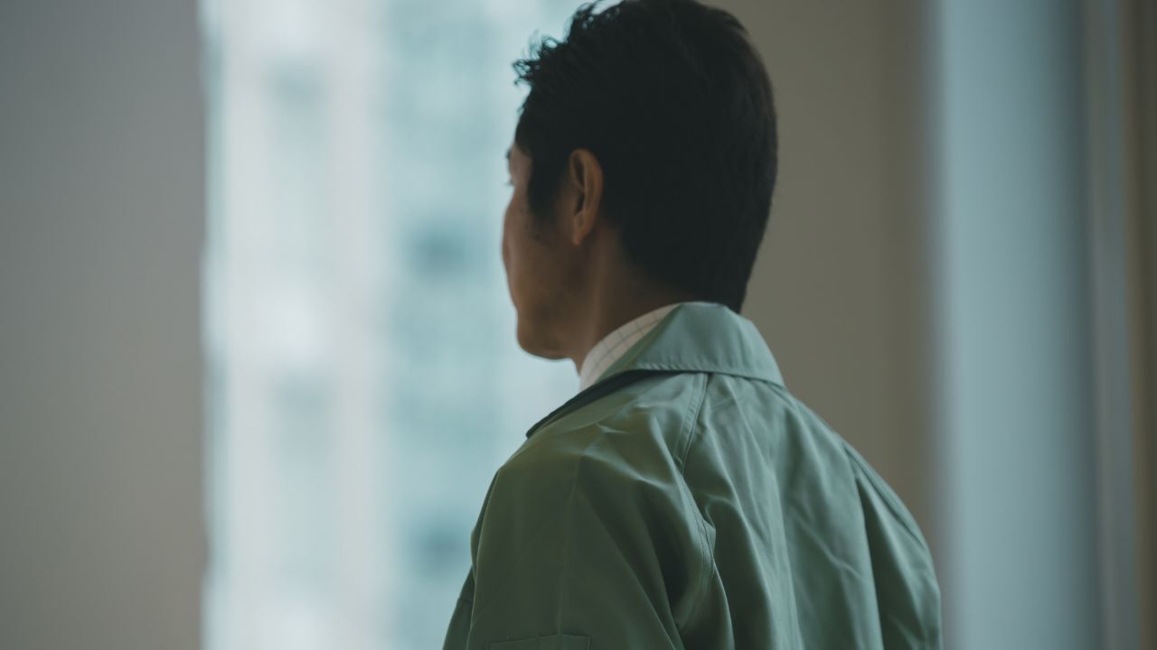 教育費と老後資金に悩む50代夫婦：家計相談のイメージ