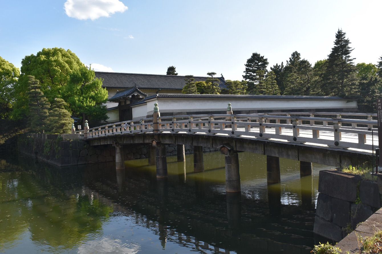 皇居東御苑に現存する江戸城の平川門、歴史の舞台となった門