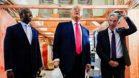トランプ大統領とパウエルFRB議長、経済政策への影響を巡る米国の動き