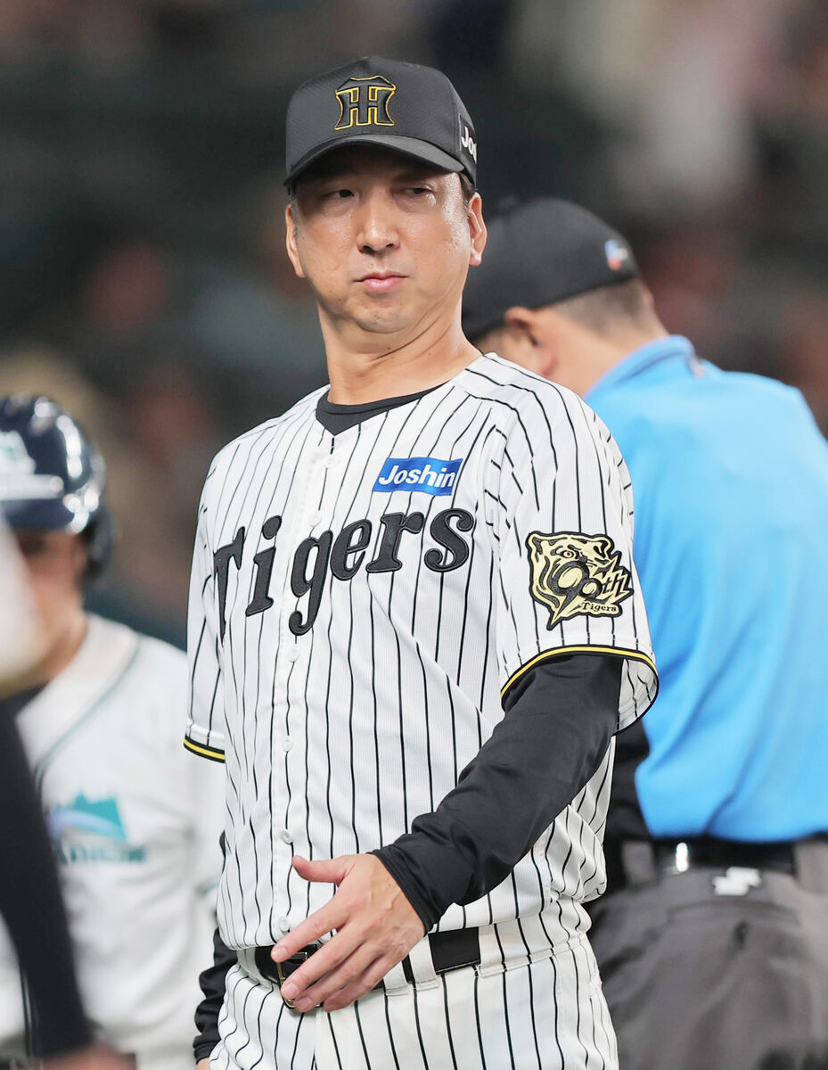 阪神タイガース　ボブルヘッド　藤川球児監督　才木浩人選手（２体セット） 阪神タイガース ボブルヘッド 藤川球児監督 才木浩人選手（2体